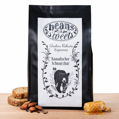 KANADISCHER SCHWARZBÄR