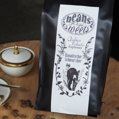 KANADISCHER SCHWARZBÄR